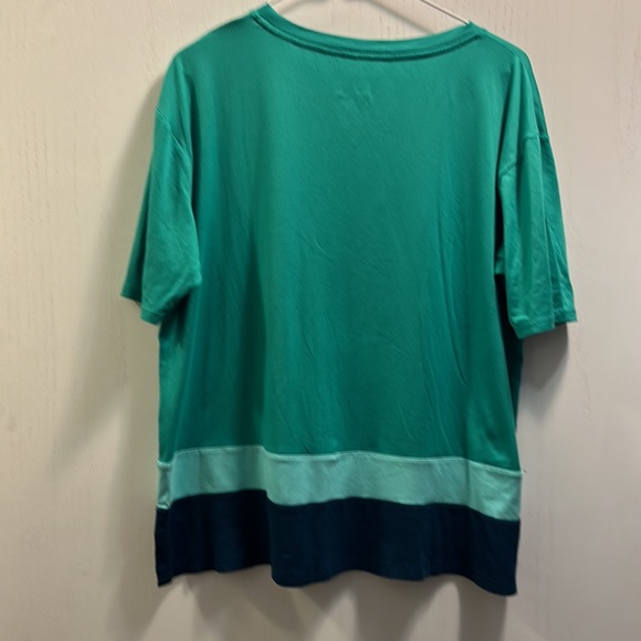 Cuddl Duds green and navy Stretchy Short Sleeve Shirt size medium. Gently used - Picture 3 of 3